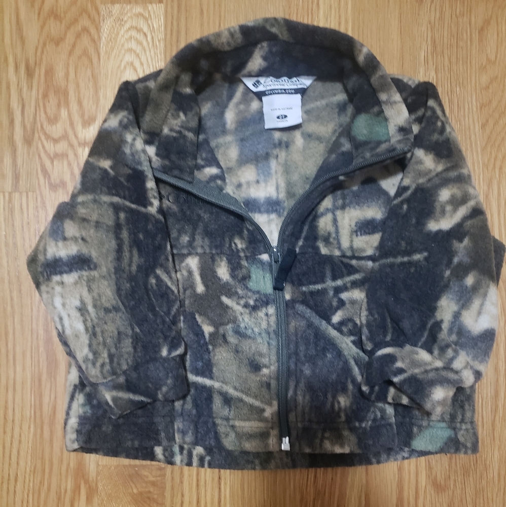 Boys COLUMBIA camouflage jacket. 2t